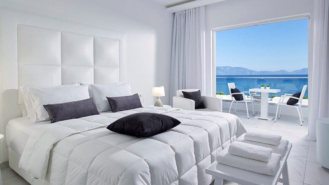 Dimitra Beach Hotel & Suites